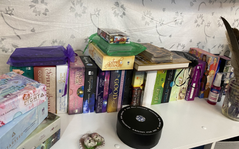 Confused? Try This Yes or No Tarot Cards List for Clarity