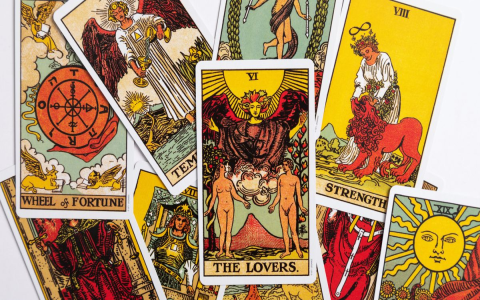 Unlocking Answers: Try a Spirit Guide Tarot Spread Today