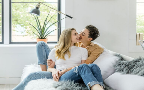 8 Cups Love: How to Keep the Spark Alive and Build a Lasting Relationship (Tips from Experts)