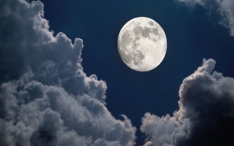 Moon Opposite Mercury: Why You Might Feel Off and Easy Tips to Get Back on Track